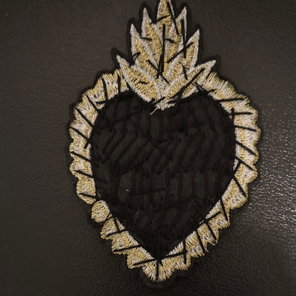 Embroidered Heart Patches - Red and Gold - Picture 5 of 5